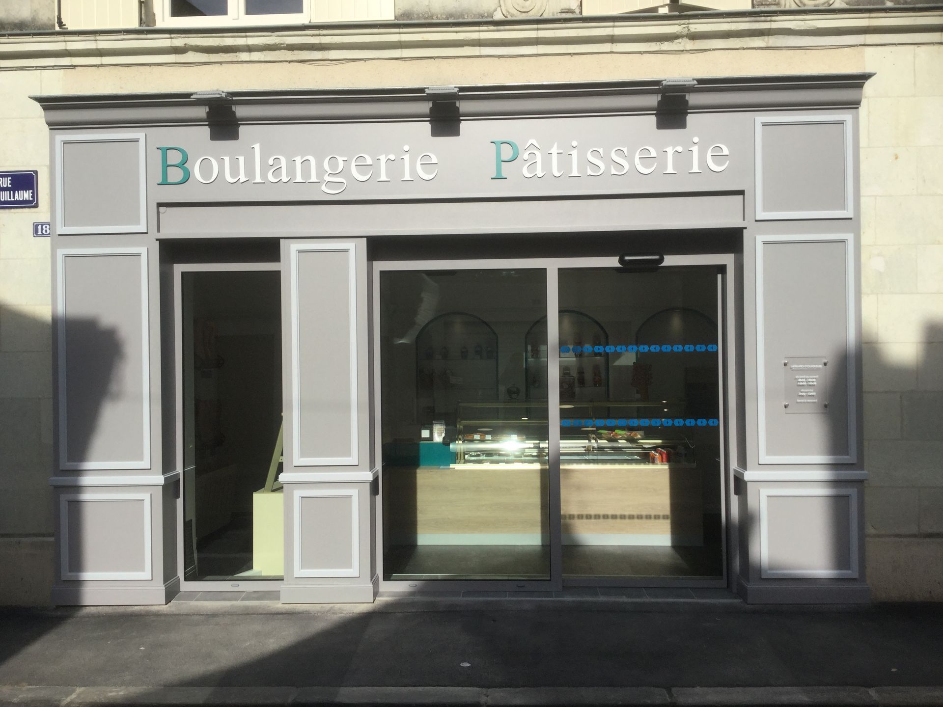 Faça de grise / bleue d'une boulangerie