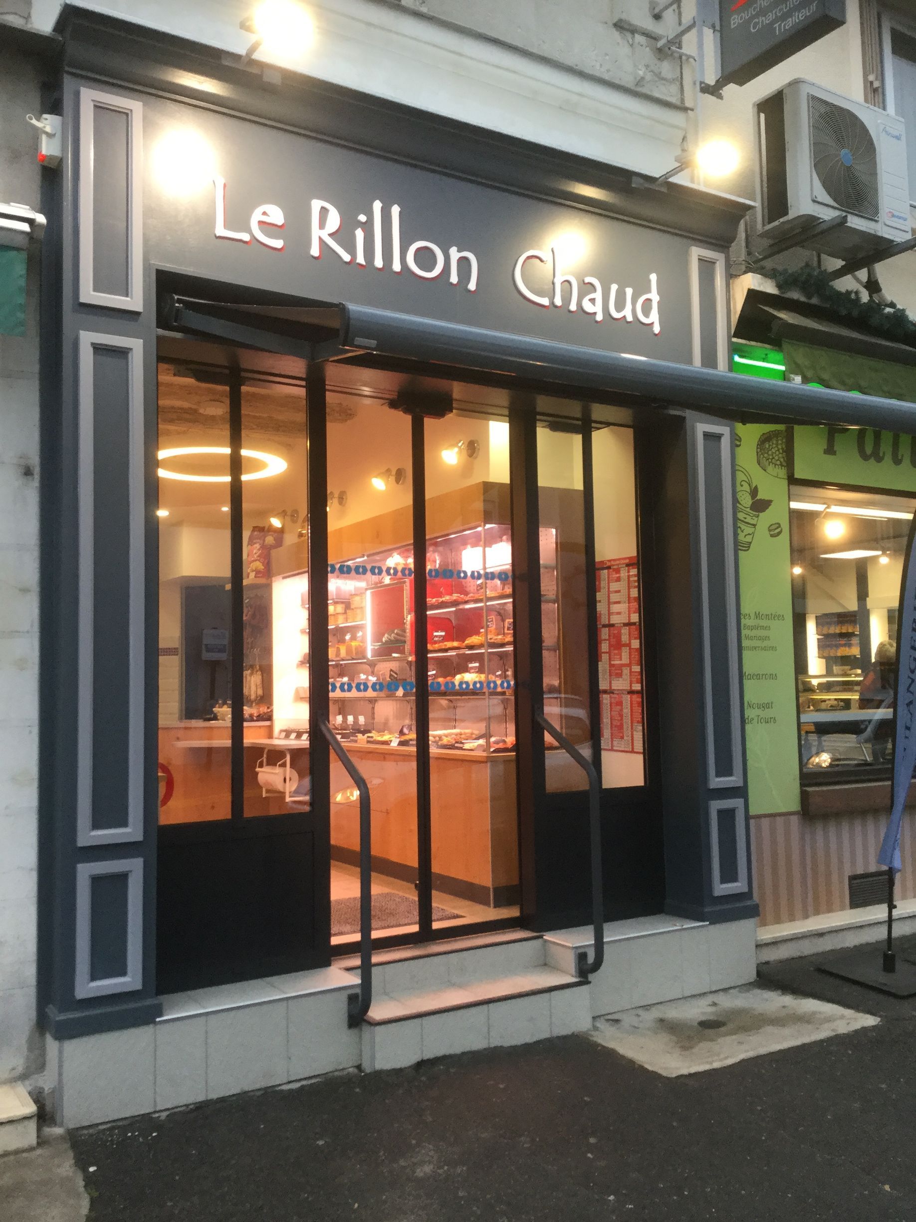 Façade de la boucherie Le Rillon Chaud