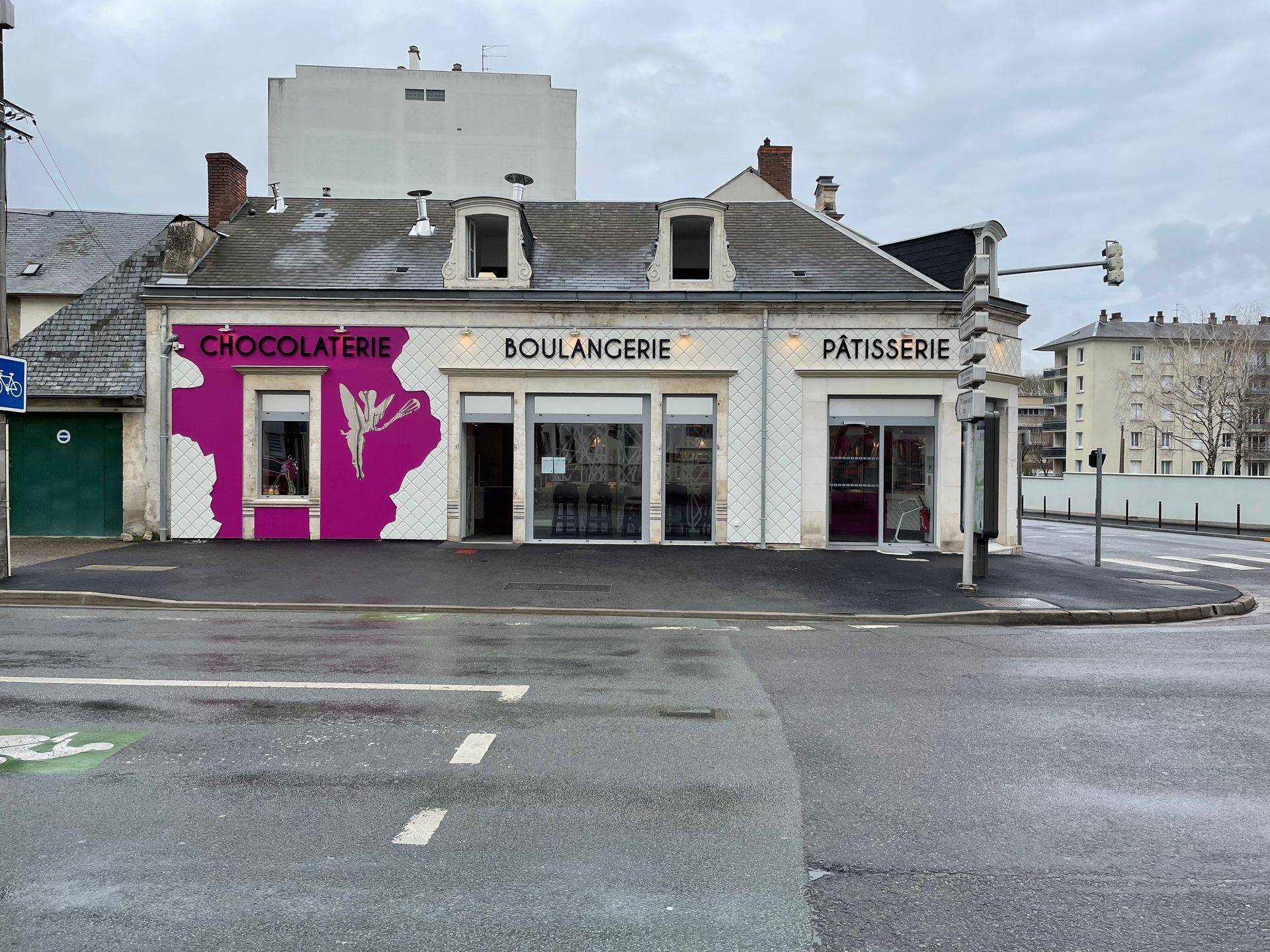 Façade de la pâtisserie La Féérie des Délices