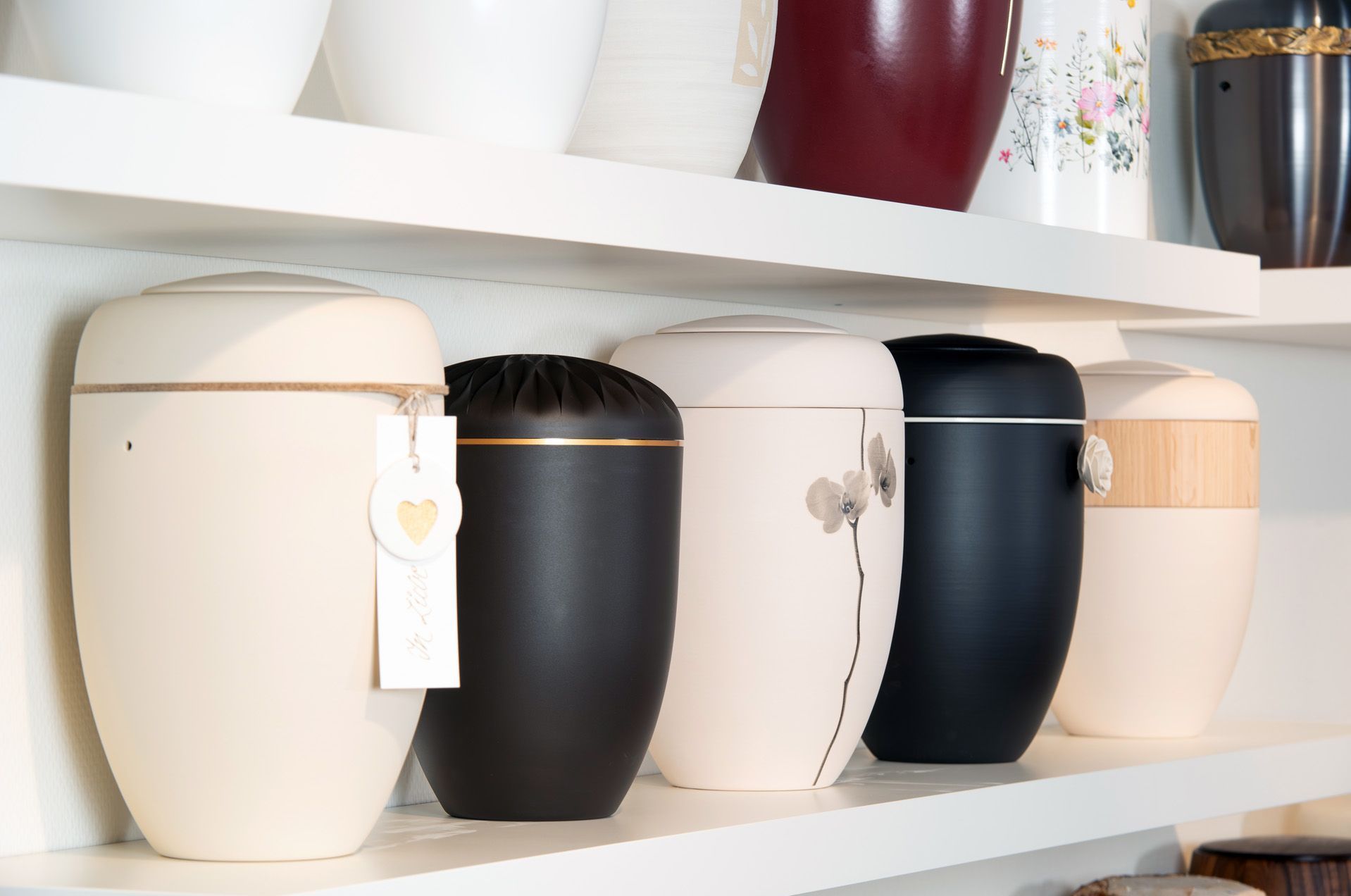 Verschiedene Urnen Verschiedene Urnen