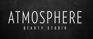 Logotipo de Atmosphere Beauty Studio sobre un fondo oscuro.