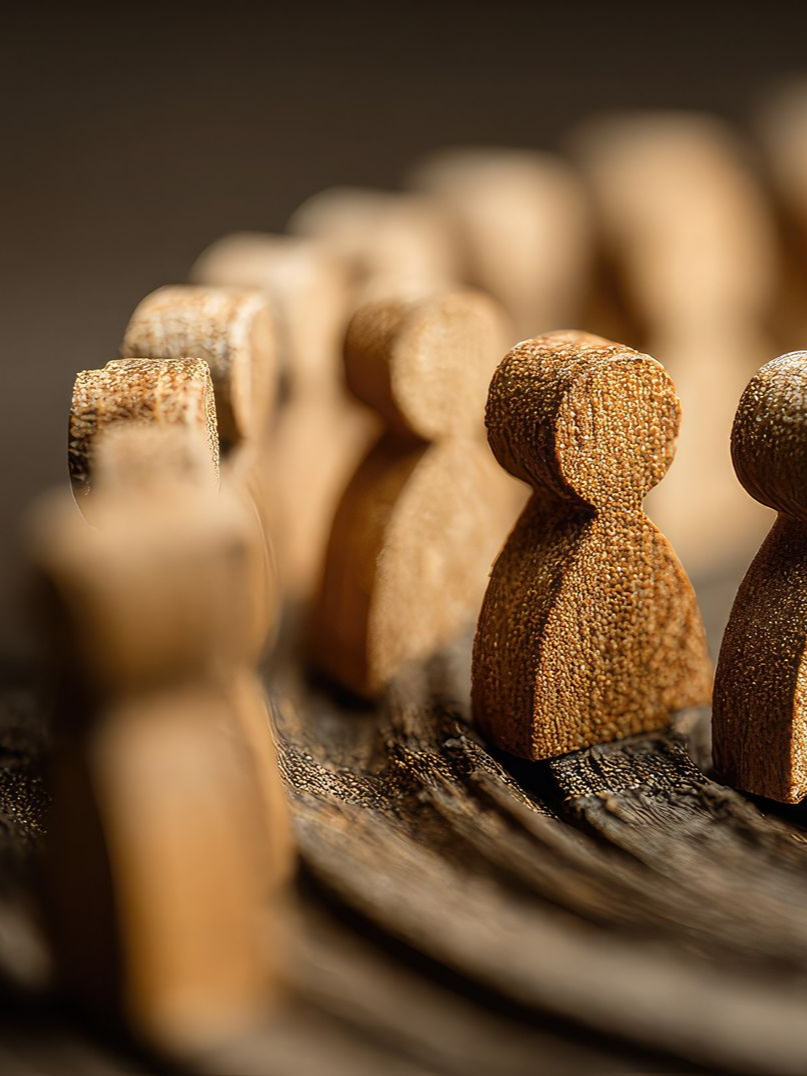 Des petits bonshommes en liège