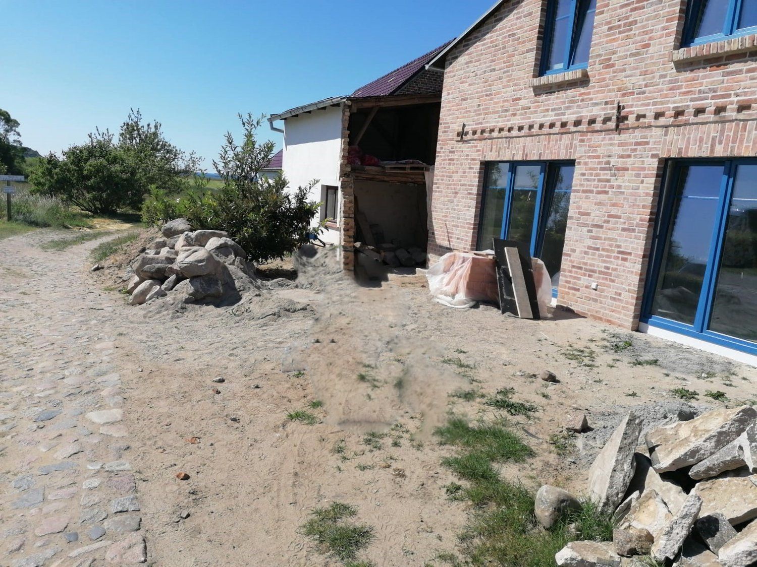 Eine Baustelle eines geziegelten Hauses