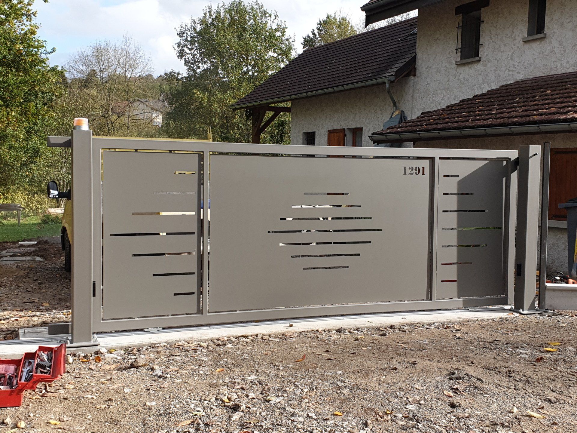 Installation de portails avec ou sans motorisation