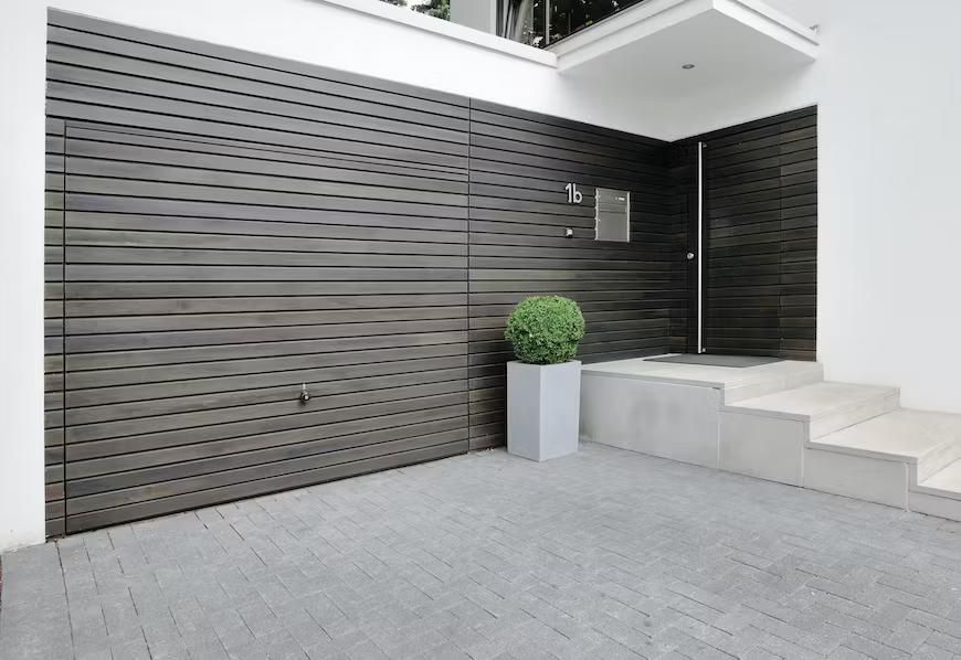 Motif 905, Portail coulissant avec panneau à la charge de l’utilisateur HS BF