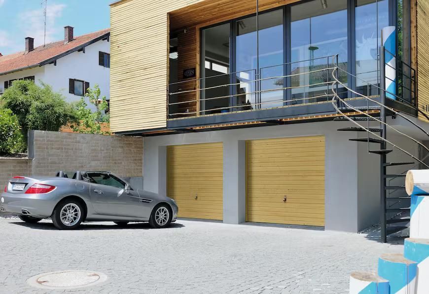 Porte en bois massif motif 933, Pin du Nord vert sapin