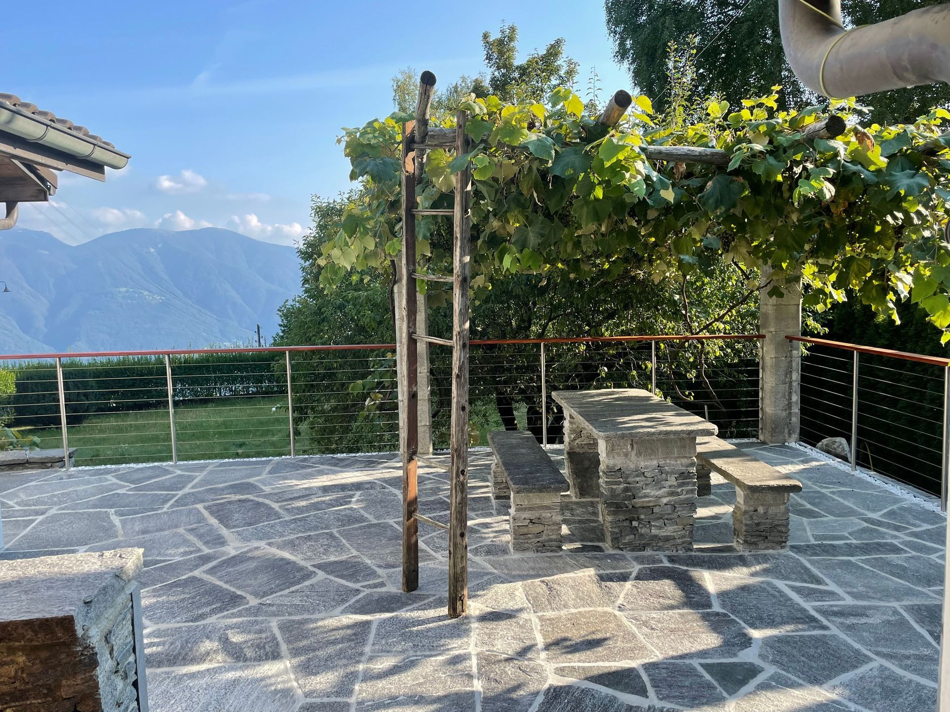 Granit boden geländer inox/holz Mosaico granito parapetto inox/ Larice