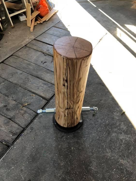 Sgabello in legno di rovere indigeno - SXL Artigiani - Lavori in legno e metallo Locarno