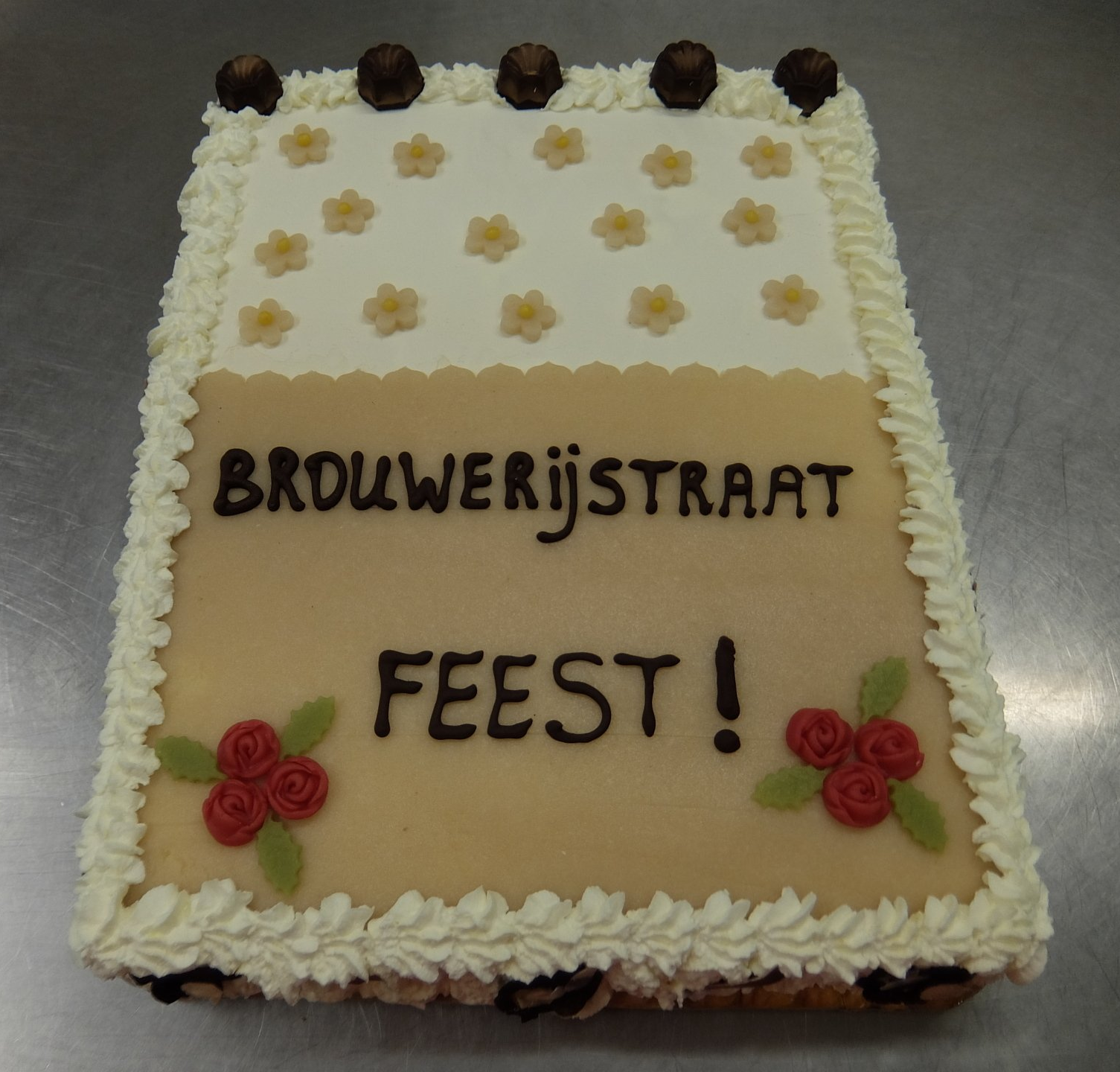 grote taart voor burenfeest