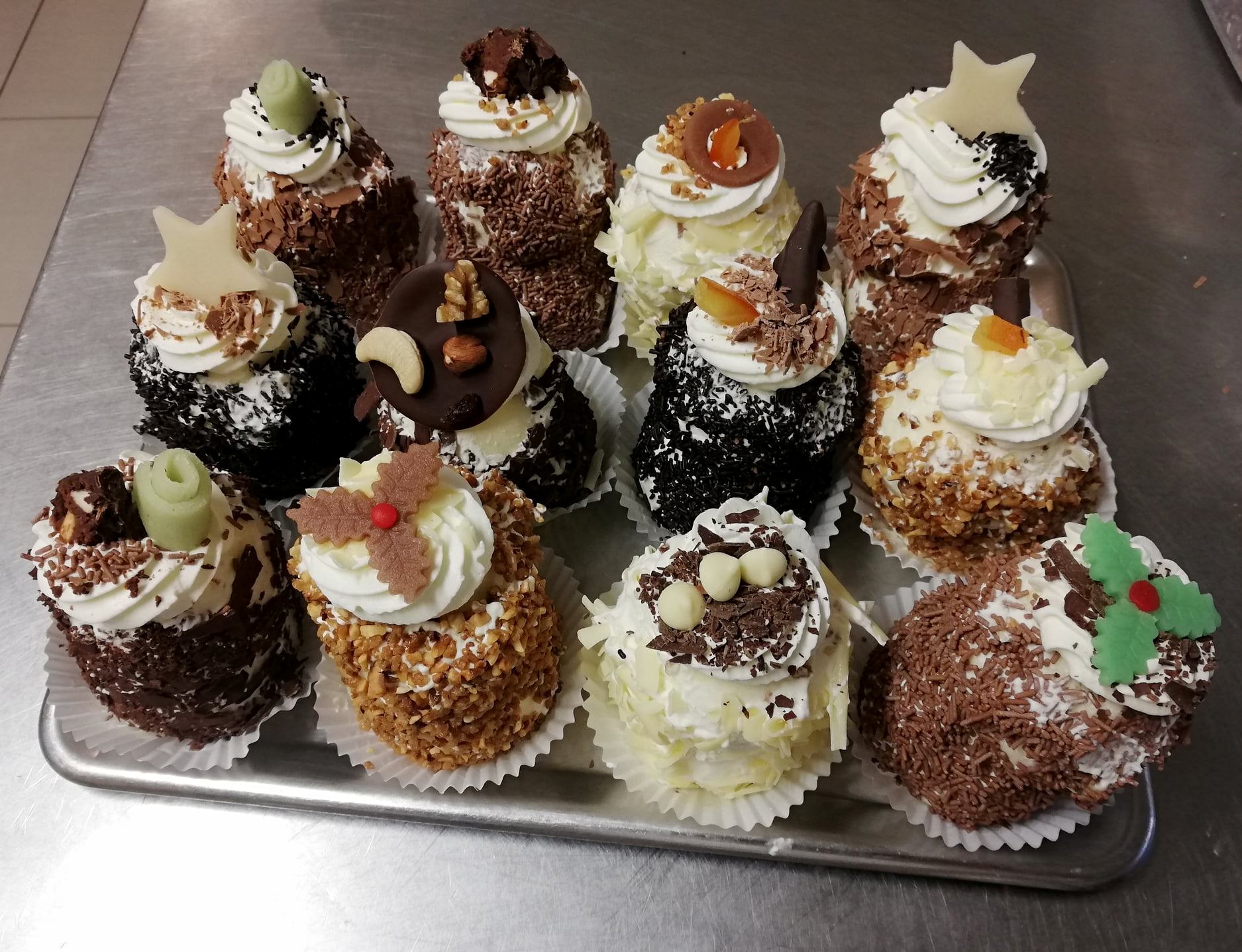 kleine individuele ijstaartjes per persoon