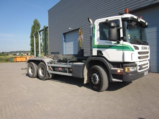 Camion ampliroll sans benne.