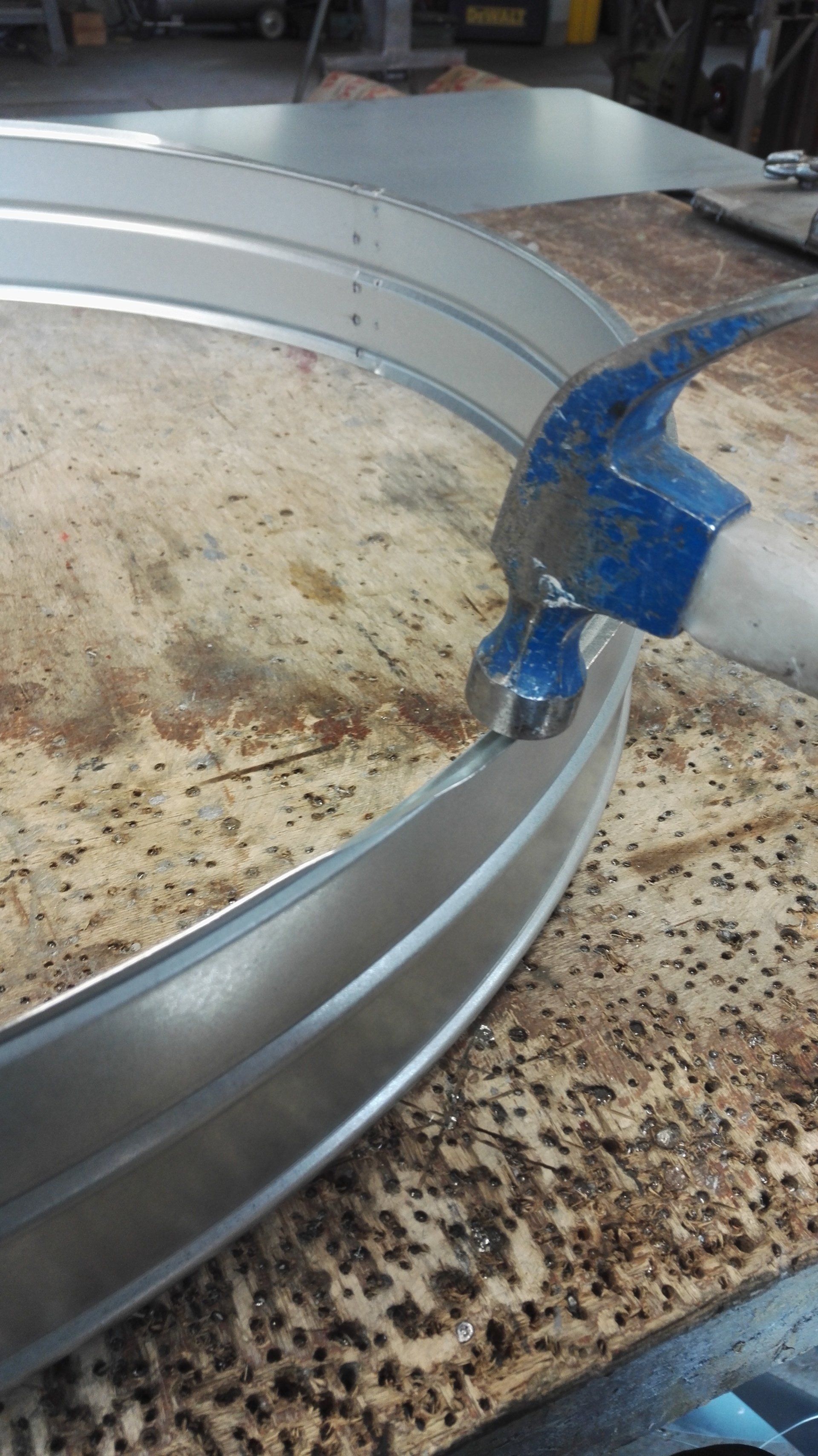 Matti Rauhala Oy - pönttöuunien kuoret ja iv-asennukset