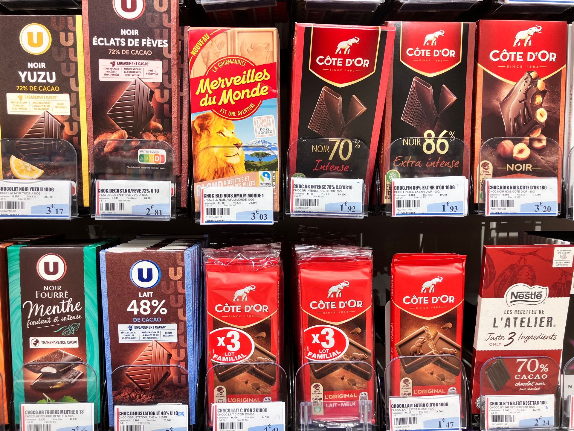 Rayon avec différents types de chocolat
