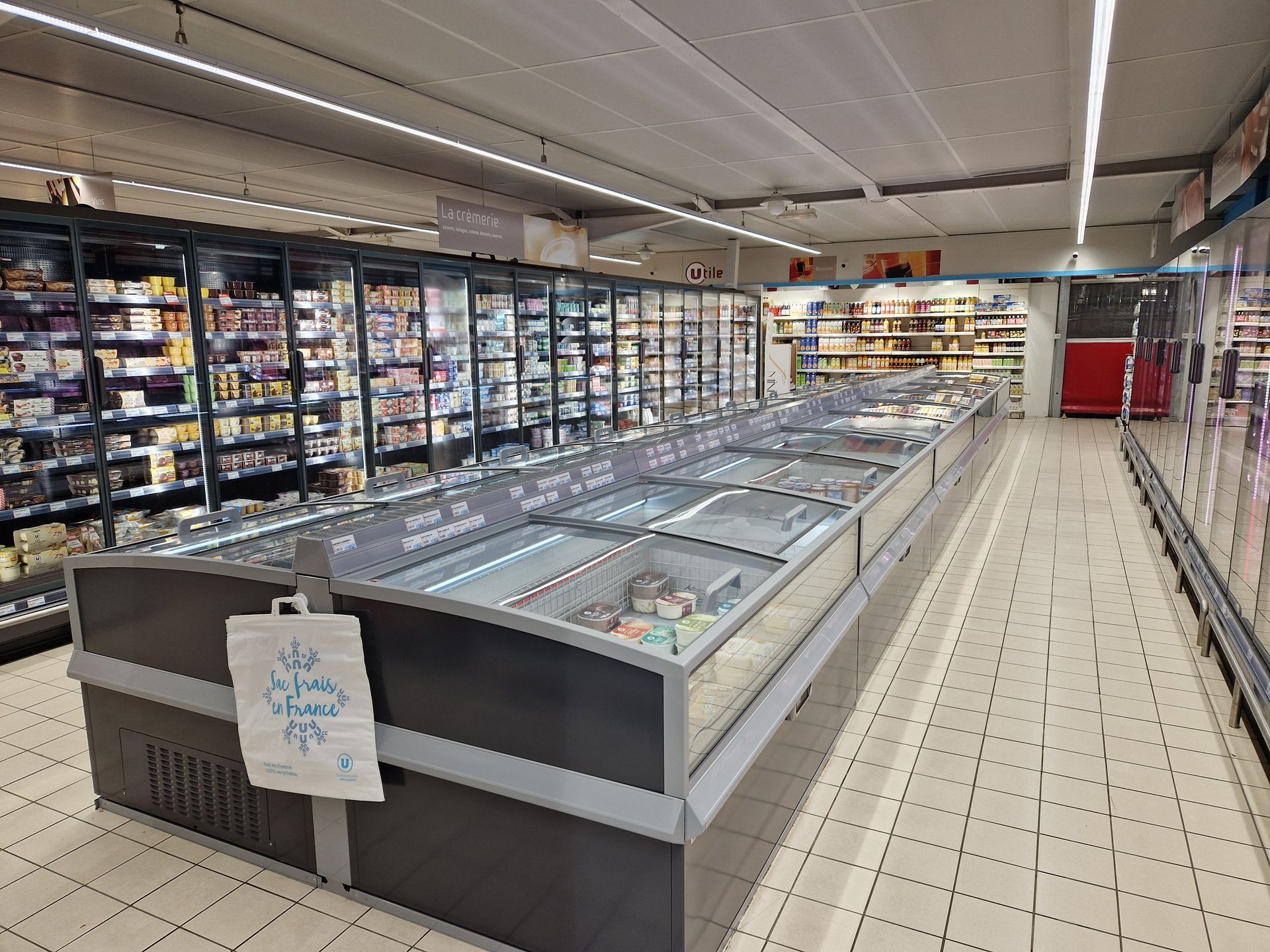 Rayon des produits surgelés du supermarché