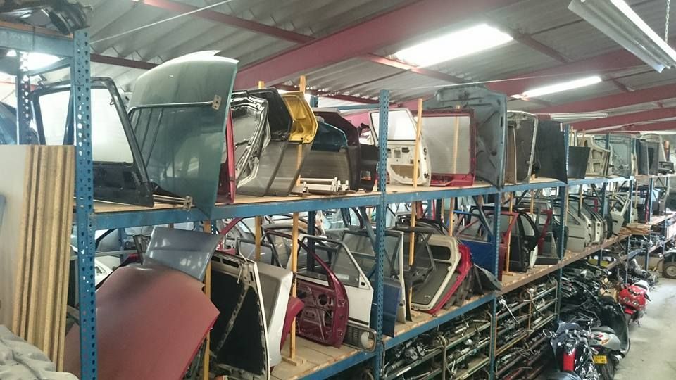 Pièces de carrosserie dans des rayons