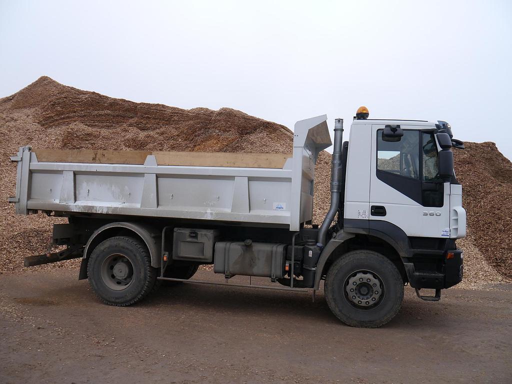 Livraison par camion benne