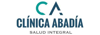 Logotipo para Cl&iacute;nica Abad&iacute;a, una cl&iacute;nica m&eacute;dica, con "CA"  sobre el nombre de la cl&iacute;nica en azul y el lema "Salud Integral".