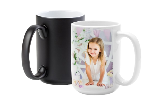 2 mugs dont 1 avec une photo de petite fille