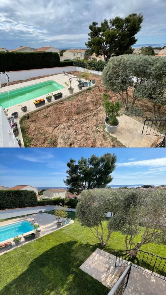 Avant/après d'un jardin : en haut, on voit la terre autour d'une piscine, en bas, l'herbe qui pousse. Journée nuageuse avec vue sur l'océan.