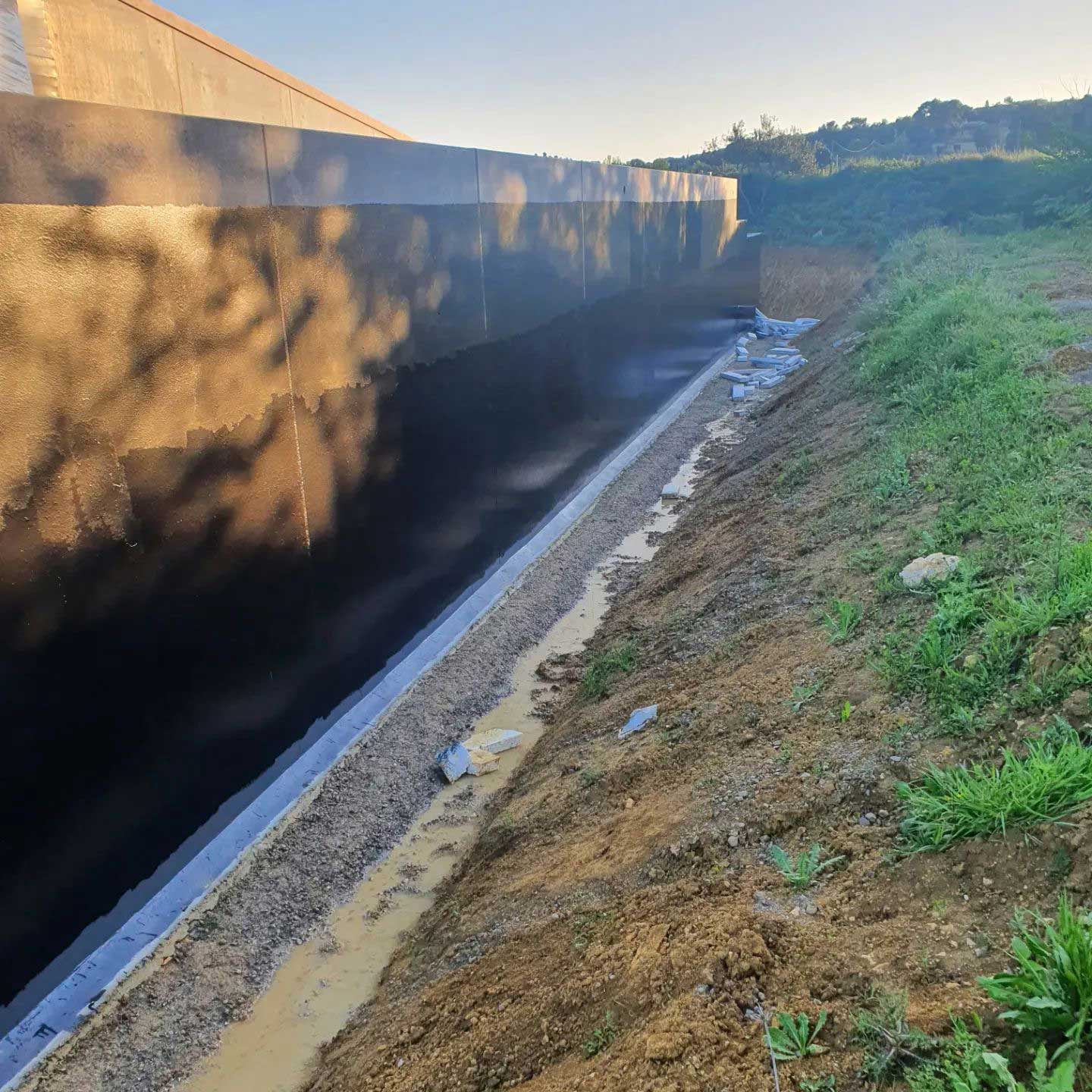 Mur de soutènement avec de l'herbe