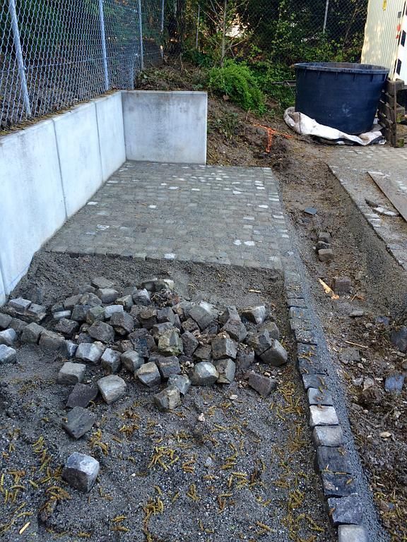 Natural pavers in a line - AB Jardin Sarl