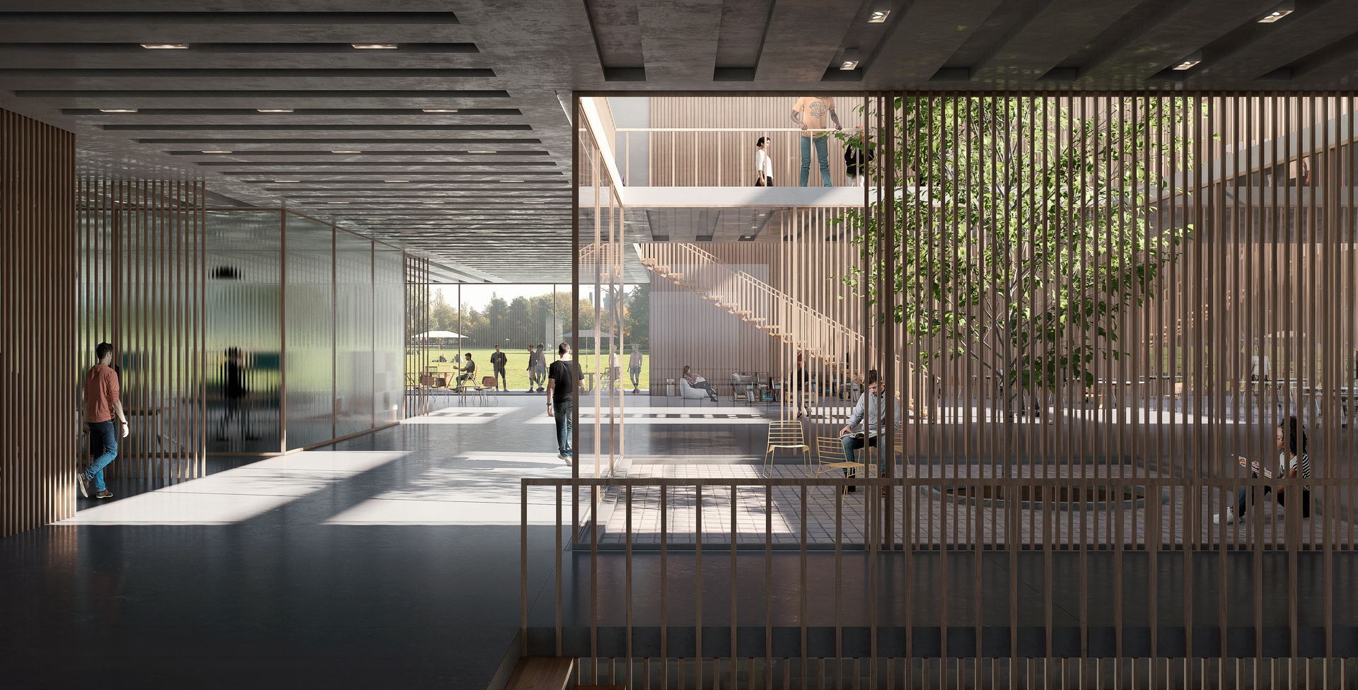 Vista interior de un edificio moderno con listones de madera, grandes ventanas y gente caminando en su interior.