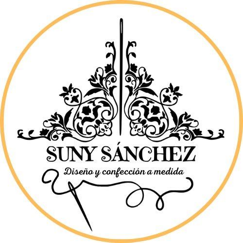 Logotipo para Suny S&aacute;nchez con aguja e hilo con acentos florales.