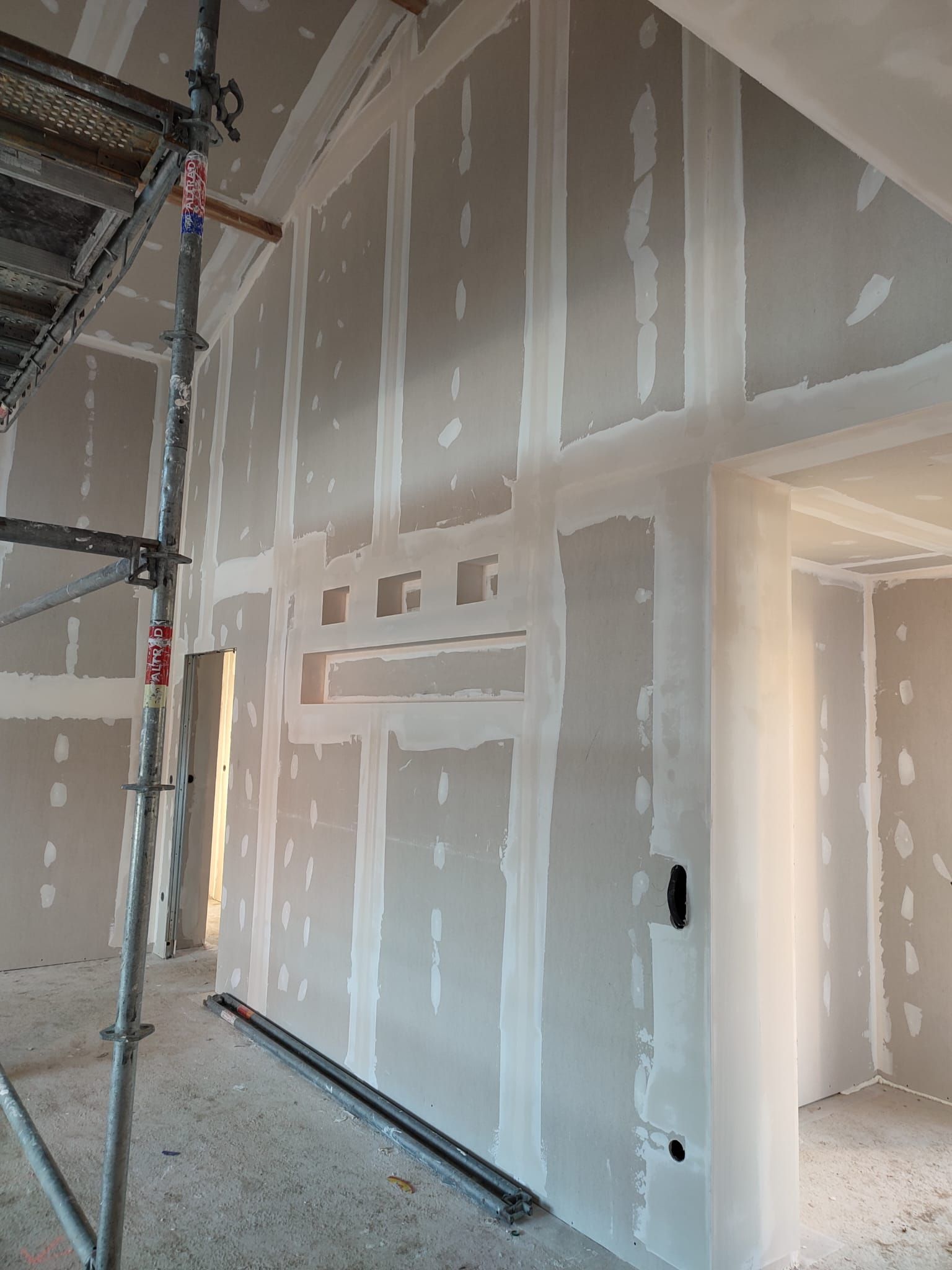 Une façade intérieure à droite