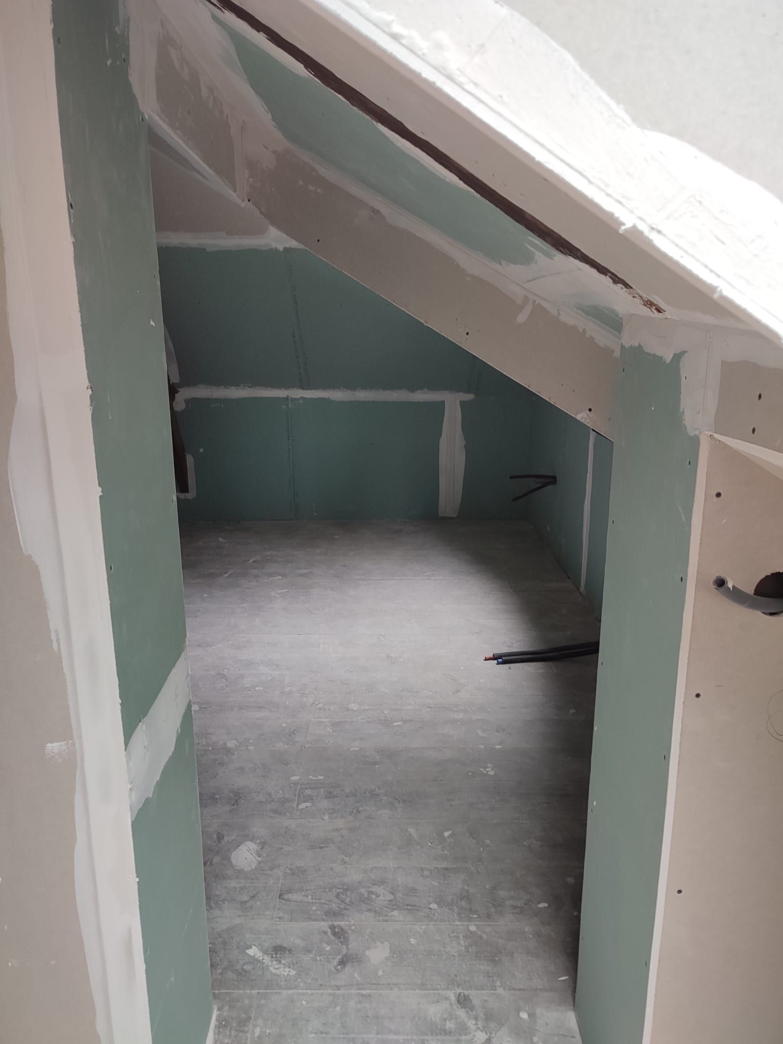 Une entrée de pièce en renfoncement