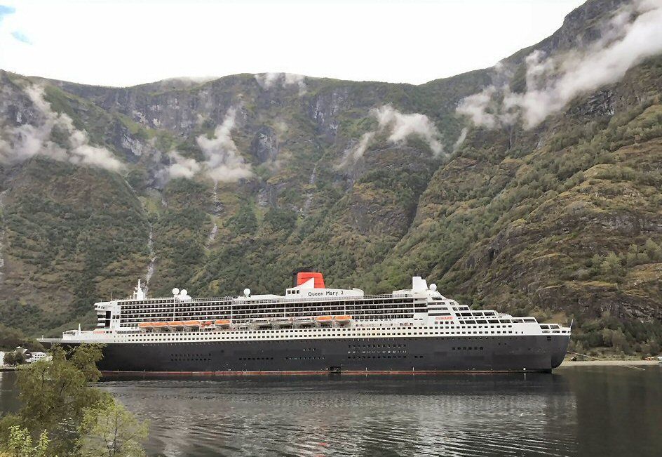 Image of cruise ship Queen Mary II