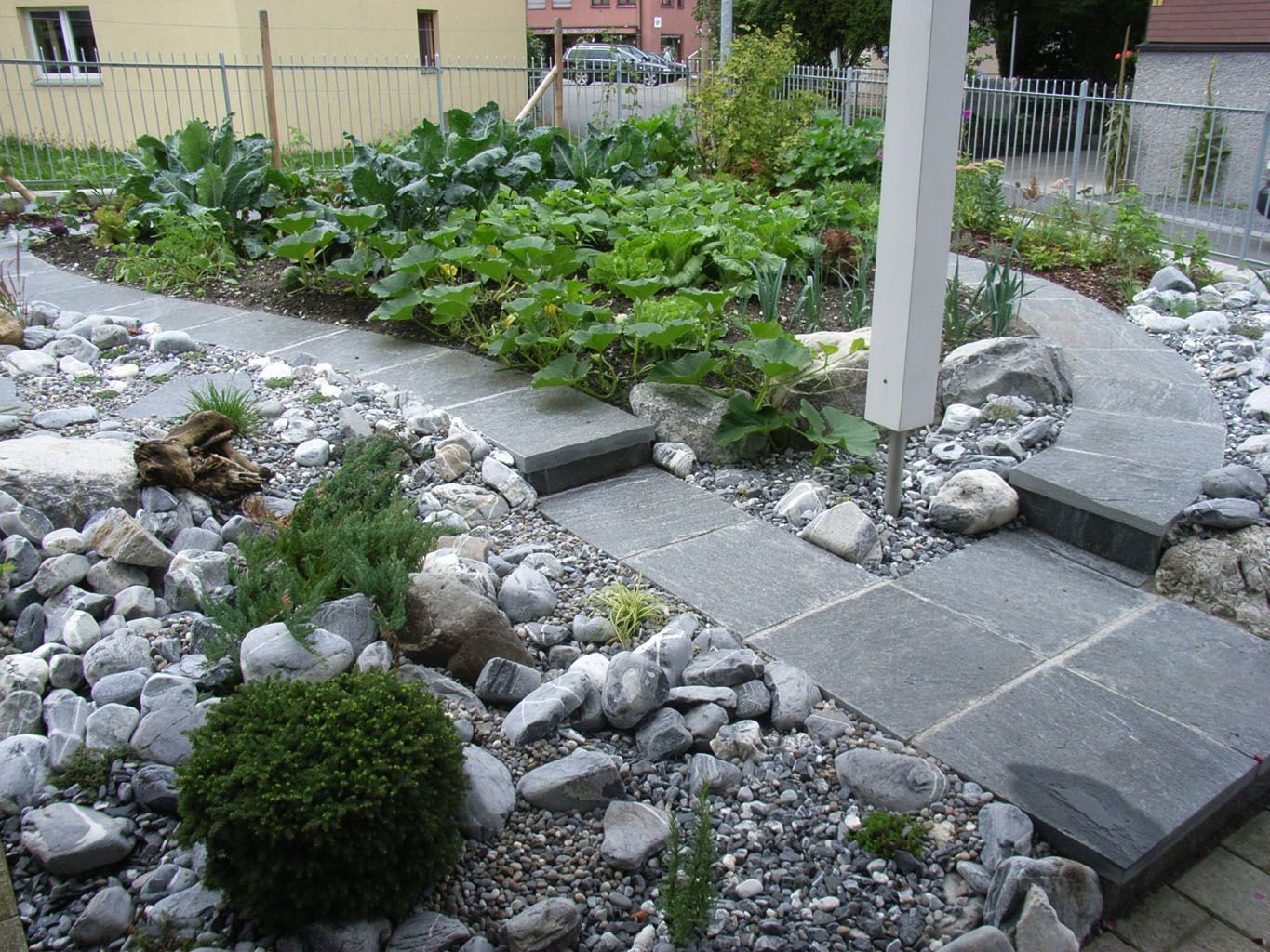 Gartenplatten - Gartenbau Hans Zahner GmbH - Niederurnen