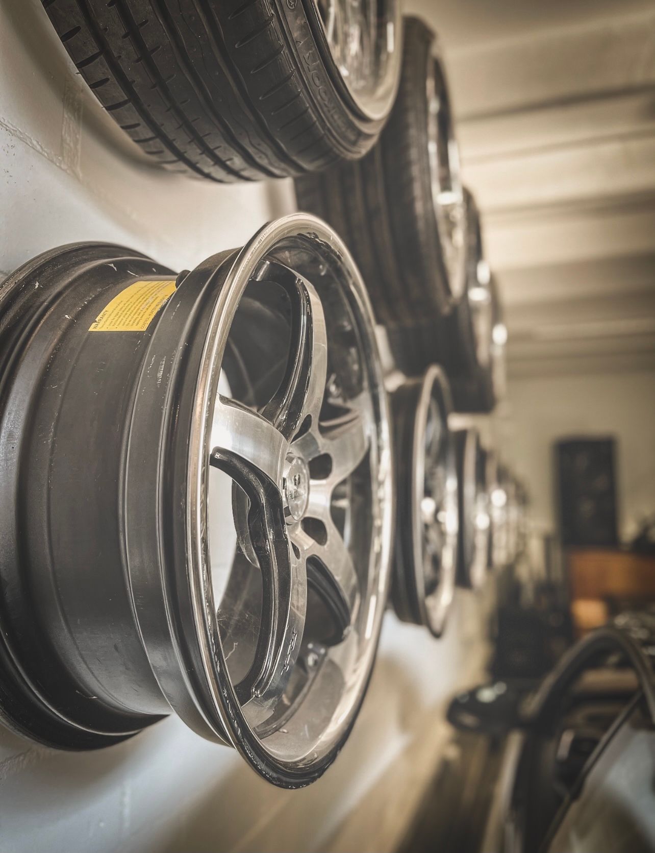 Pneuservice Reifenwechsel - ATC Garage Schweiz in Bergdietikon