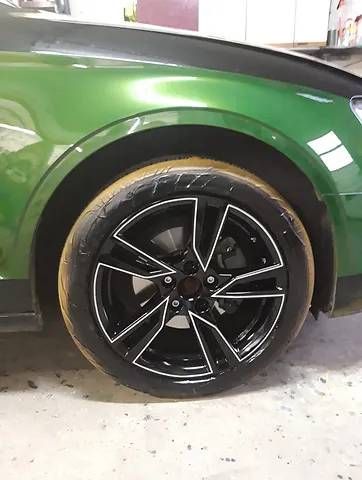 Auto, das von Lackier-Center Holger Poerschke lackiert wurde