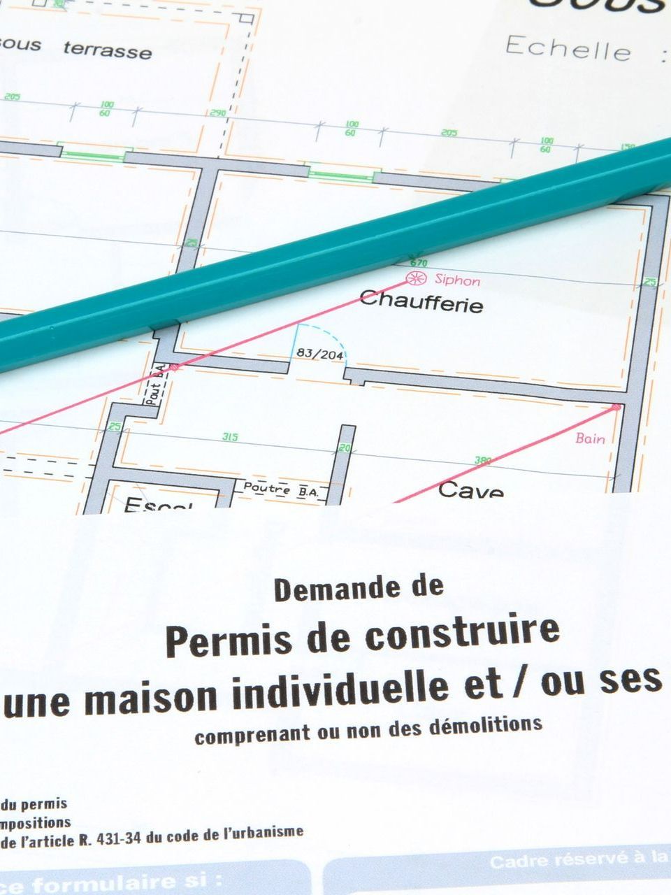 Document de demande de permis de construire avec un plan d'architecte