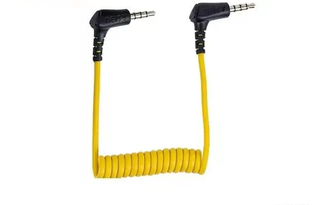 Cable de audio amarillo en espiral con conectores de 3,5 mm en ángulo.