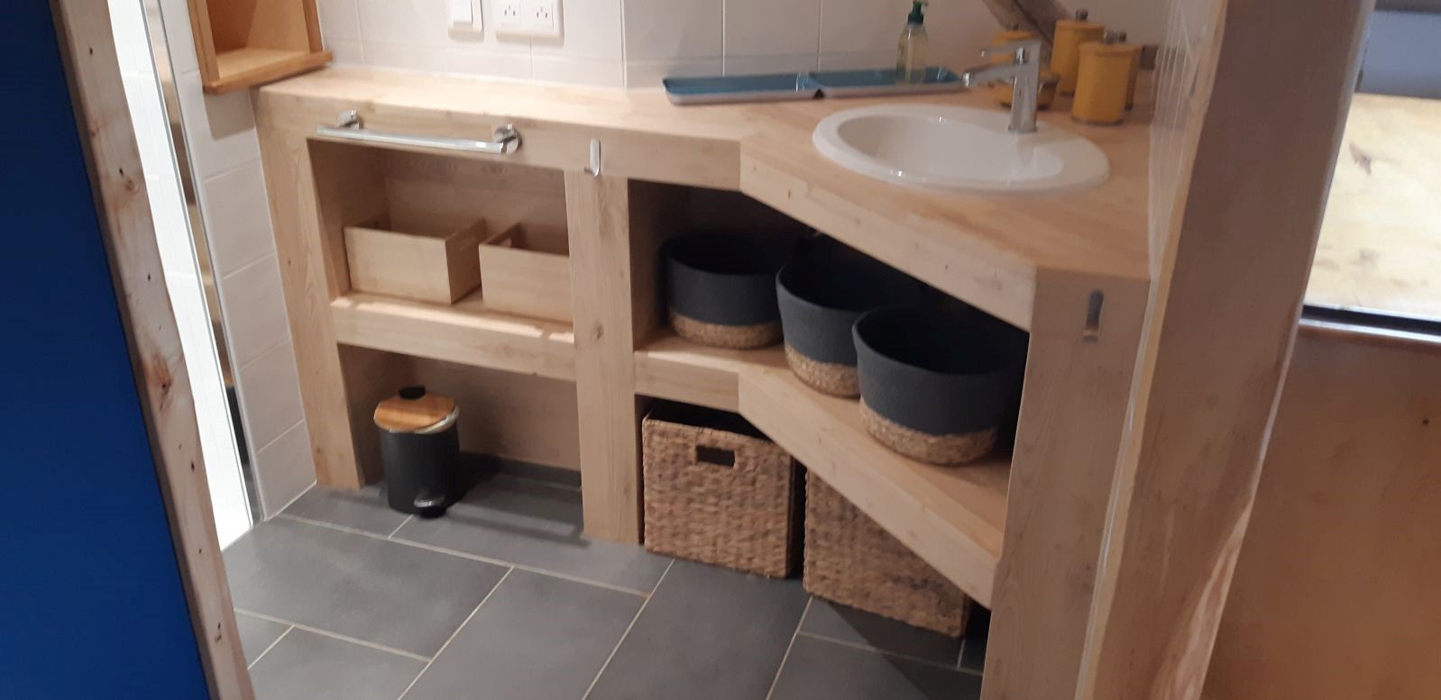 Meuble de salle de bains sur mesure