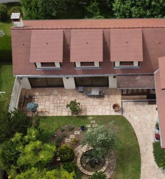 Une maison vue du dessus