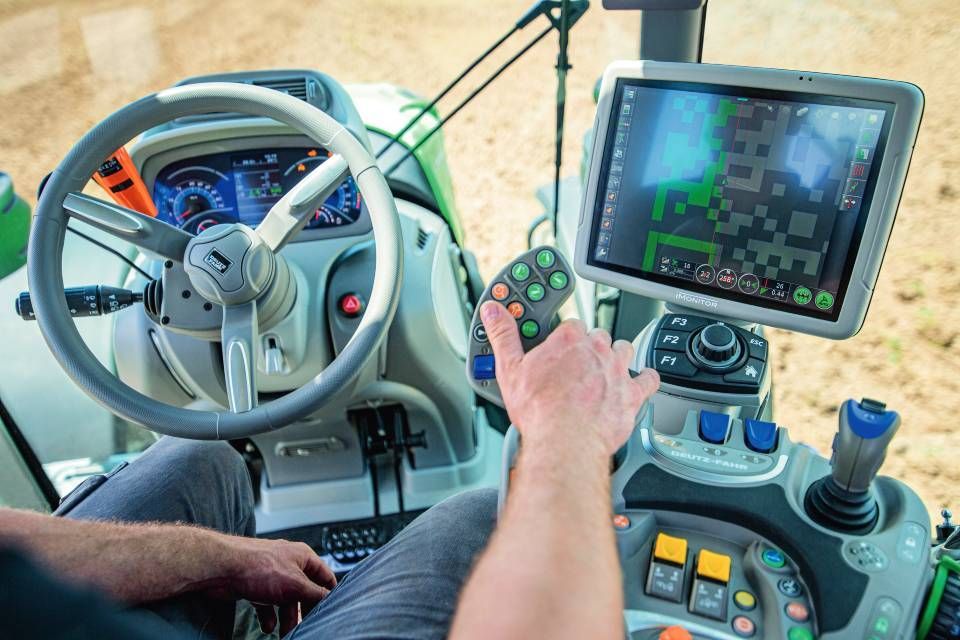 intérieur tracteur série 8