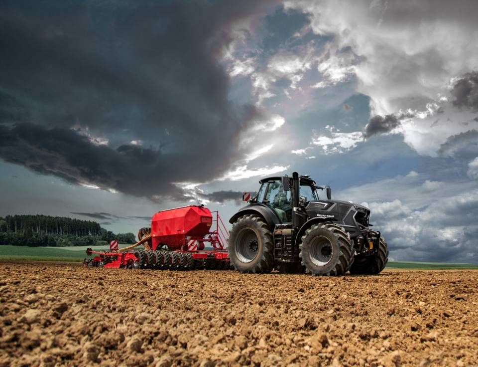 Tracteur agricole série 8 Deutz-Fahr - bi-turbo