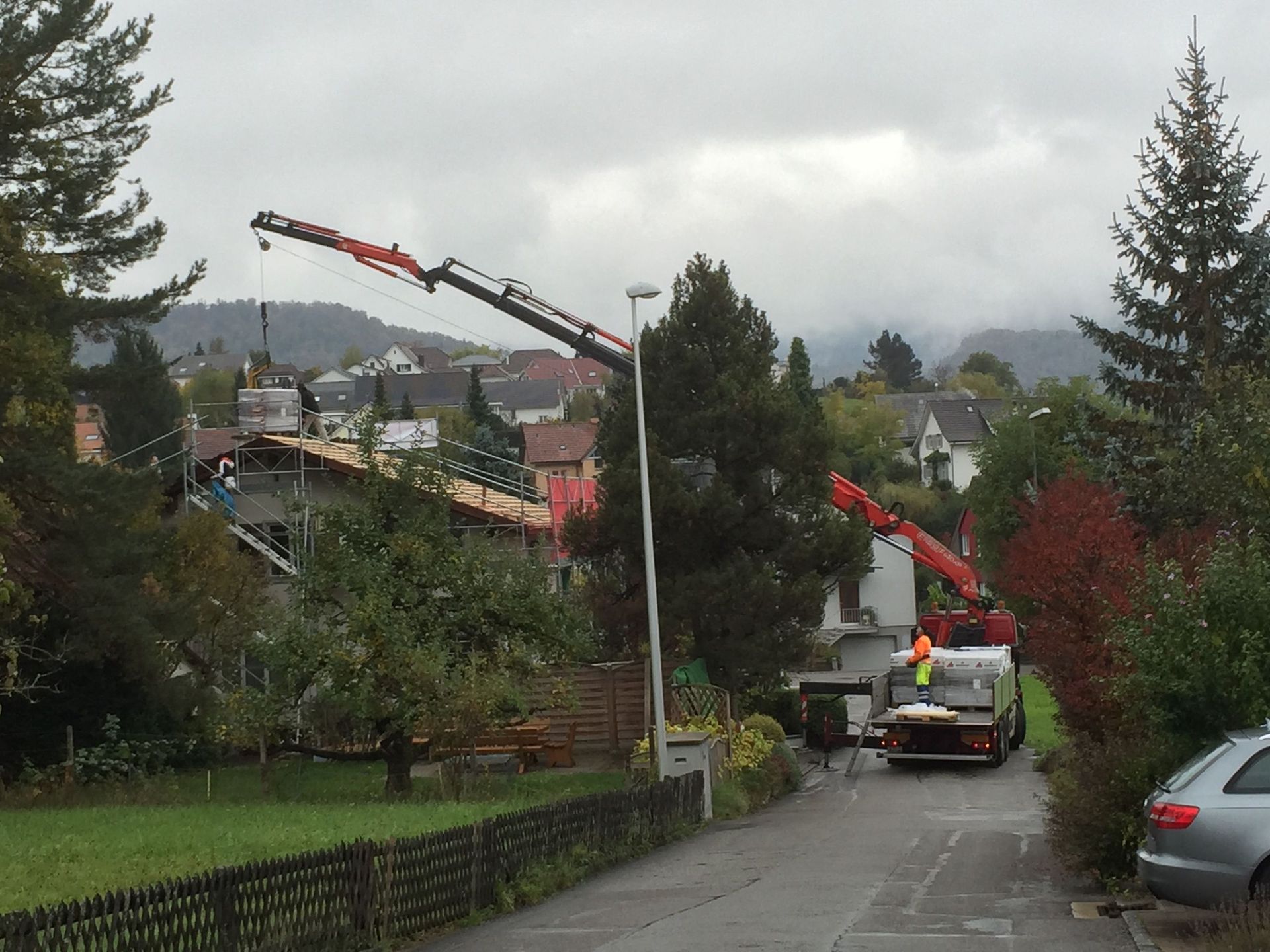 Eindecken mit Ziegel 1 - Tobler Spenglerei und Bedachungen