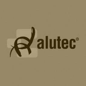 Un logotipo de una empresa llamada alutec sobre un fondo marrón.