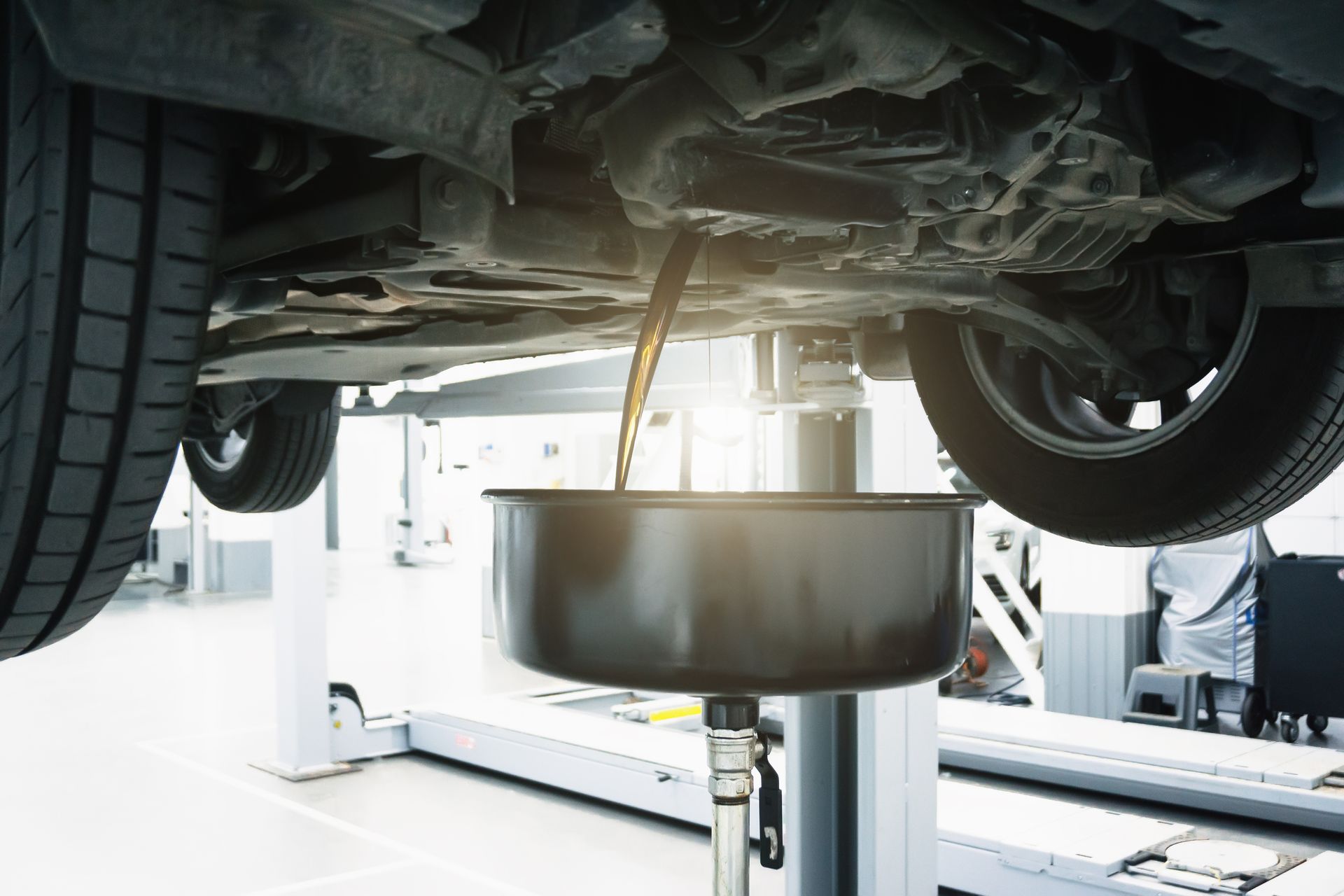 Gros plan sur la vidange d'une voiture