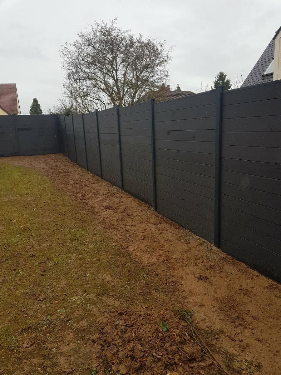 Clôture noire occultante