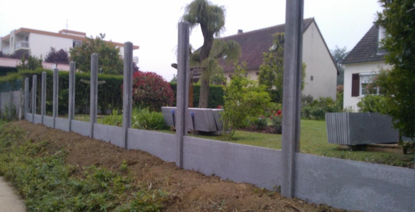 Pose des poteaux pour les clôtures