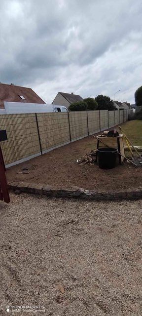 Pose d'une clôture à la place d'une haie