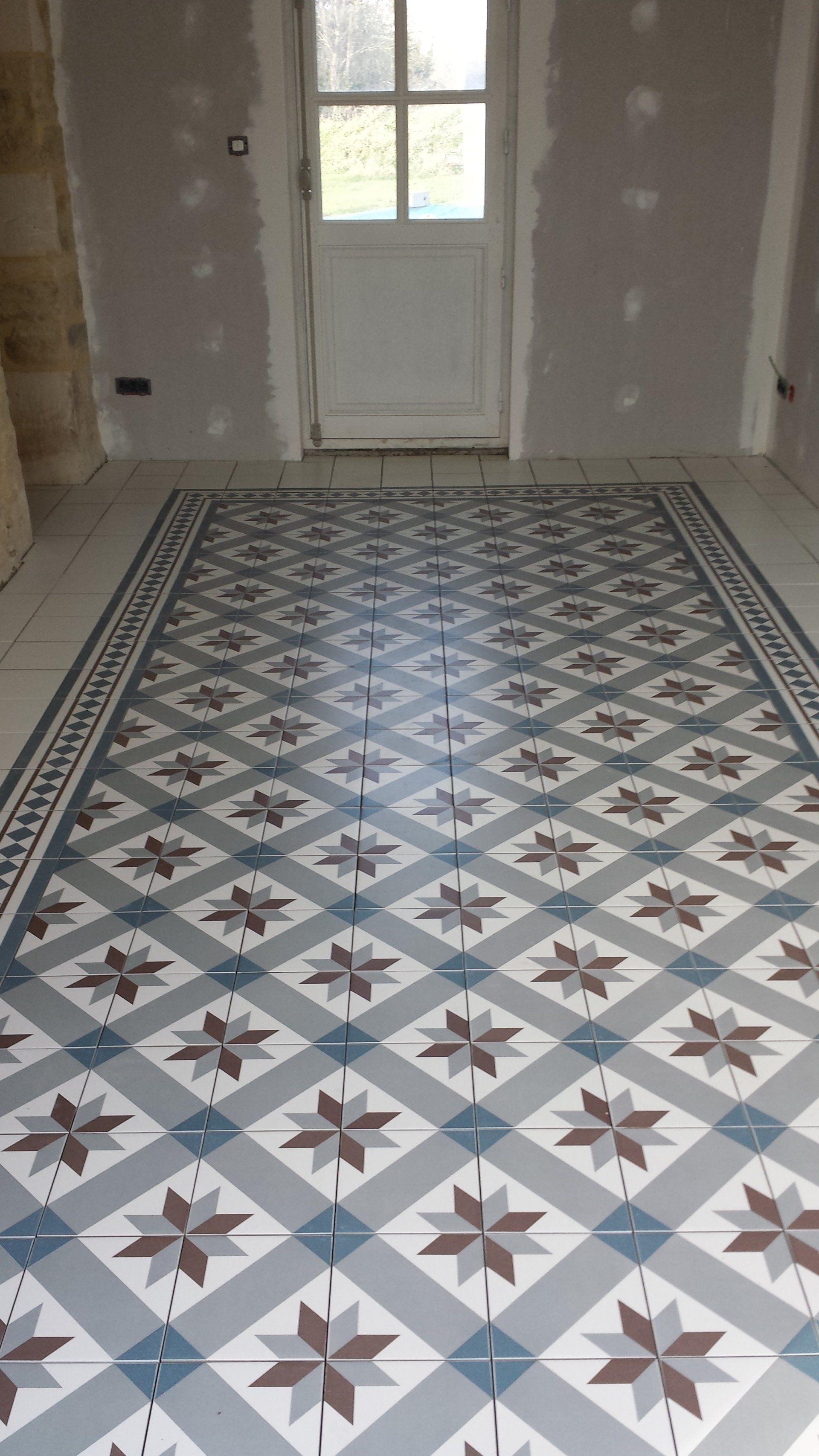 Pose de carreaux de ciment