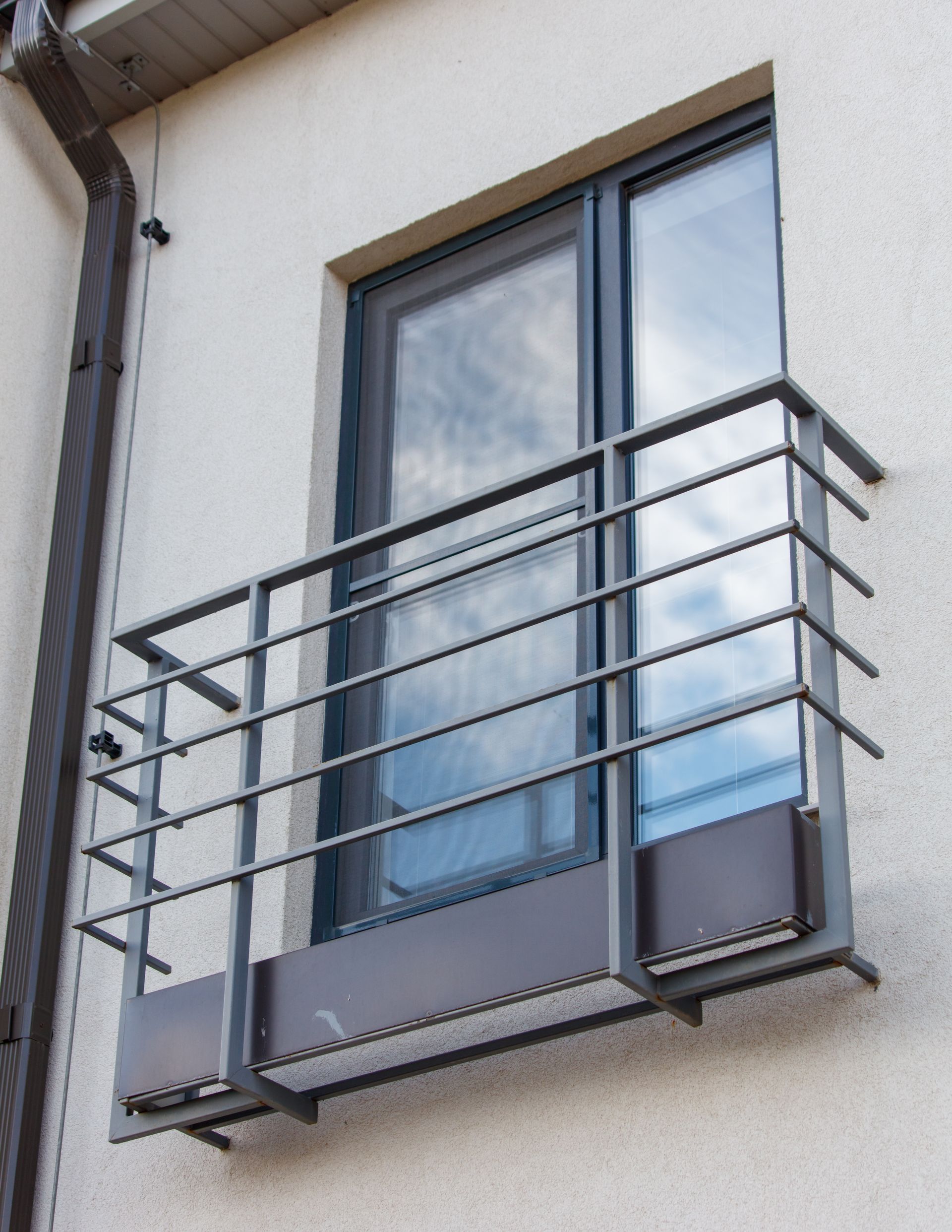 Barres d'appui en aluminium pour une fenêtre