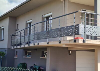 Une balustrade de terrasse de la gamme ronde