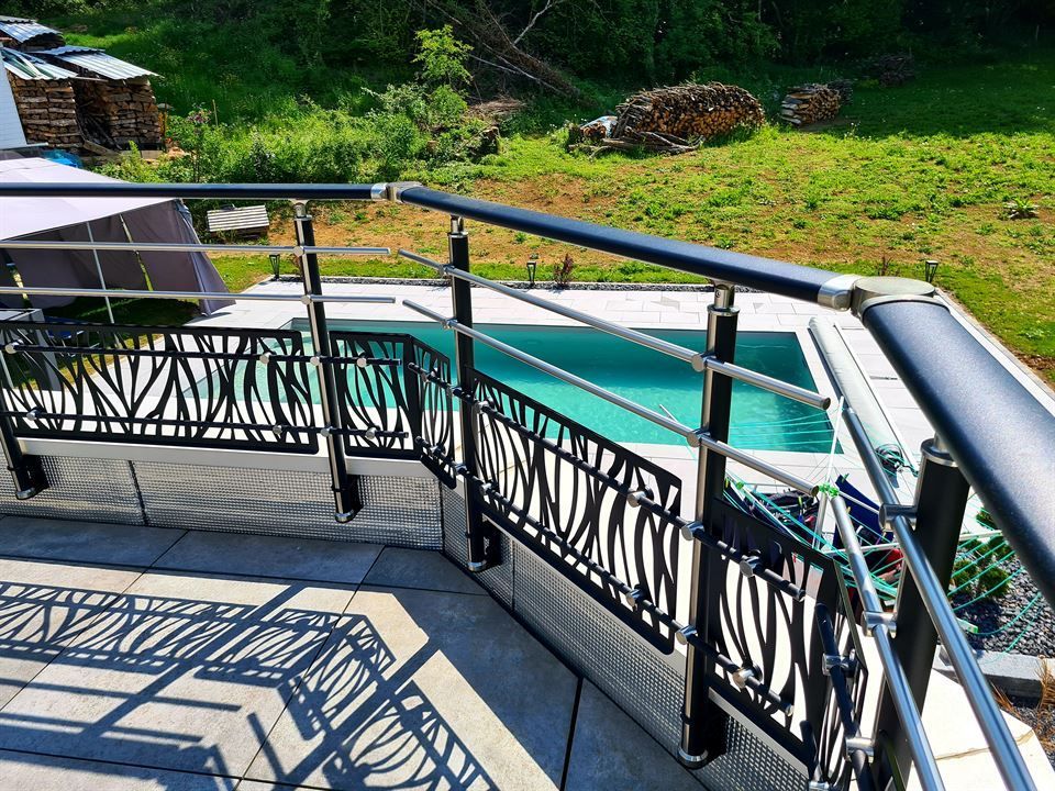 Balustrade de la gamme ovale avec remplissage décoratif