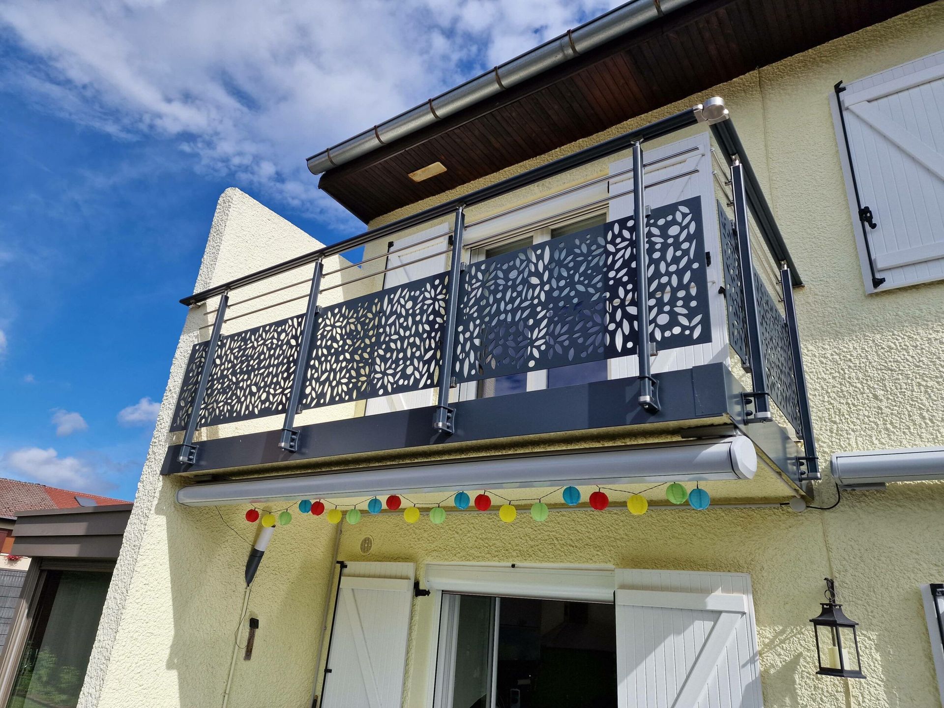 Rambarde de la gamme ovale installée sur une maison